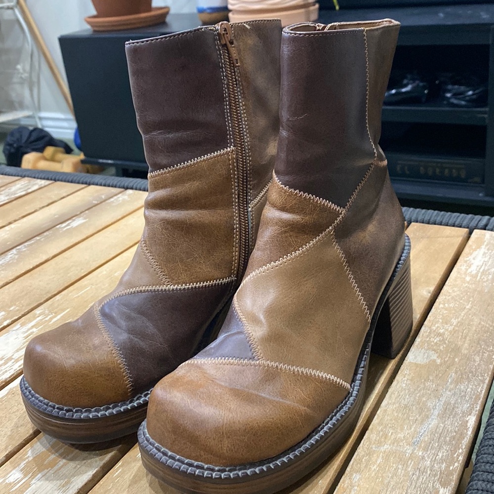 Vintage 90s Y2K Lower East Side chunky platform boots